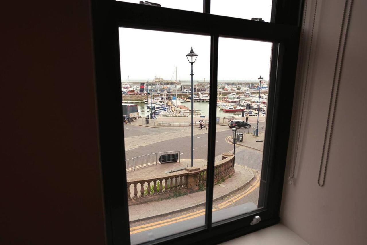Sohot Stays The Royal Suite Harbour Views Sleeps 4 램즈게이트 외부 사진
